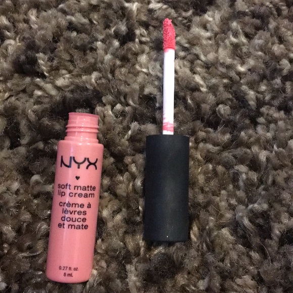 Makeup bundle - Picture 5 of 8